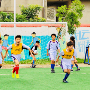 少年志绿茵梦乡村小学足球赛在南昌举行