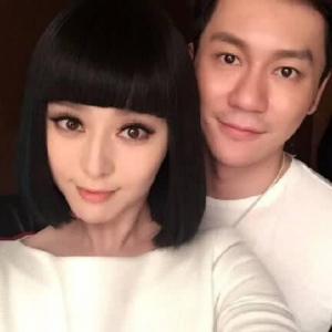 懒理与李晨分手内幕传闻，范冰冰忙复出，埋头工作还不忘做公益