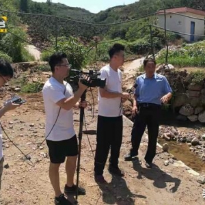 「快讯」12:00“潍坊电视台联合爱心企业赈灾公益行”走进临朐县九山镇曾家沟村