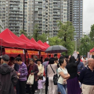 百家企业提供两千个岗位，南山居民热赞家门口的公益招聘会