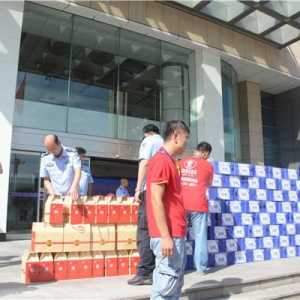 河北唐山向妈妈食品爱心企业慰问交警彰显警民情深