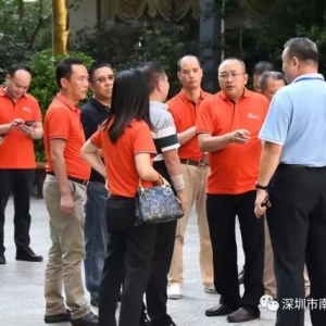 爱心公益，你我护航｜爱心企业前来南联颐养中心开展爱心捐赠活动