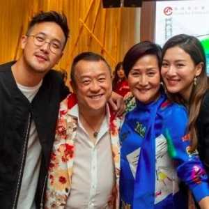 众多明星现身慈善晚宴，陈小春林晓峰等人合唱《友情岁月》