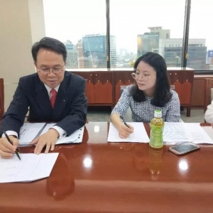 专访｜新韩金融集团执行副总裁晋玉童：我们要关注被政府忽视的社会死角