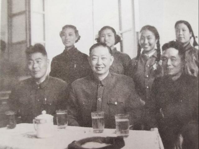 张培公到豫剧发源地穆沟村采访追忆豫剧“十八兰”的故事。