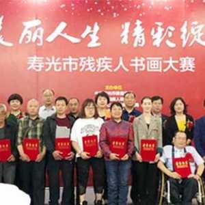 母子热爱公益 共传家乡文明