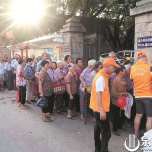 捐款变少爱心早餐难以为继 公益如何运作引深思