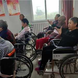河北张家口经开区慈善义工联合会为众康生老年公寓带去中秋慰问