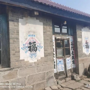 在庄河慈善总会汤潮一品义工站的帮助下，贫困户危房改造的事妥了