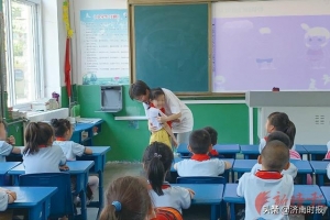 济南有个“女童保护”讲师团队：一群母亲自掏腰包给200个学校社区讲课