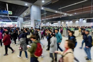 公益头条现场:7日澳门总出入境3万人次