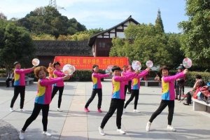 十年义工，杭州大学路社区健身达人用爱心守护社区幸福 ...