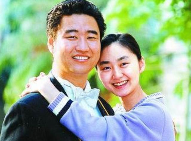 公益歌手丛飞,患癌后,受助女孩:他有什么企图,我不说你们都懂 .