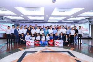 “情暖逆行者”体育关爱公益项目启动，抗疫医务人员获赠大礼包 ...