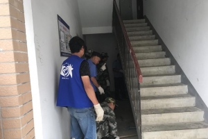 龙潭街道江畔人家社区联合工会助力环境整治