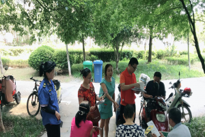 坝围里社区：青春点亮文明 志愿助力创文