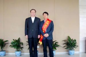 公益头条热点：毛茂丰荣获首届“长三角慈善之星”称号