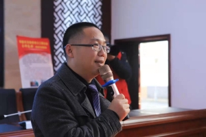 公益头条热点：冬日暖阳 文化暖心