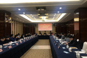 公益头条热点：弘扬青春榜样 增色乡村振兴