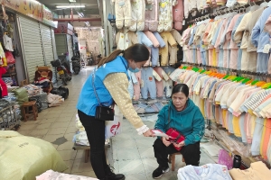 涓滴之水成海洋，颗颗爱心暖童心