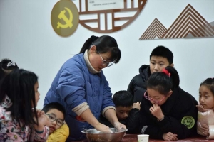 公益头条现场：“喜迎元宵佳节，爱心与你同在”，漆桥街道社工站志愿行动 ...