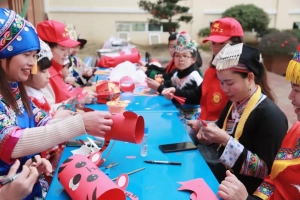 公益头条现场：元宵心连心 小手拉大手共团圆