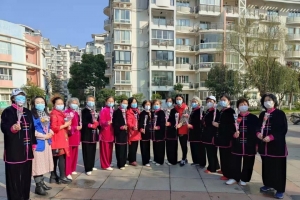公益头条现场：春风摇曳女神节，五社联动暖人心
