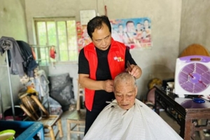 海盐县独居老人“一个人的剧场”，让服务“有＋”
