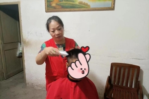 临网义工方君莲：点点爱 爱无限