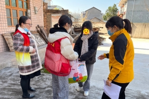 张家界党员、社工、志愿者新年慰问东旺坪村老党员和困境学生 ...