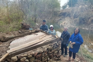 桑植县东旺坪村村民自发挖井，为乡村休闲旅游发展添彩