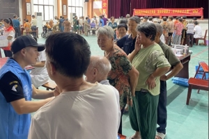 南马镇社会工作站|“爱心义诊进村庄，让健康有依靠” 医师节关爱村民健康活动 ...