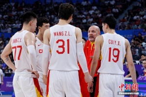 2023年的中国篮球，在两极中行走